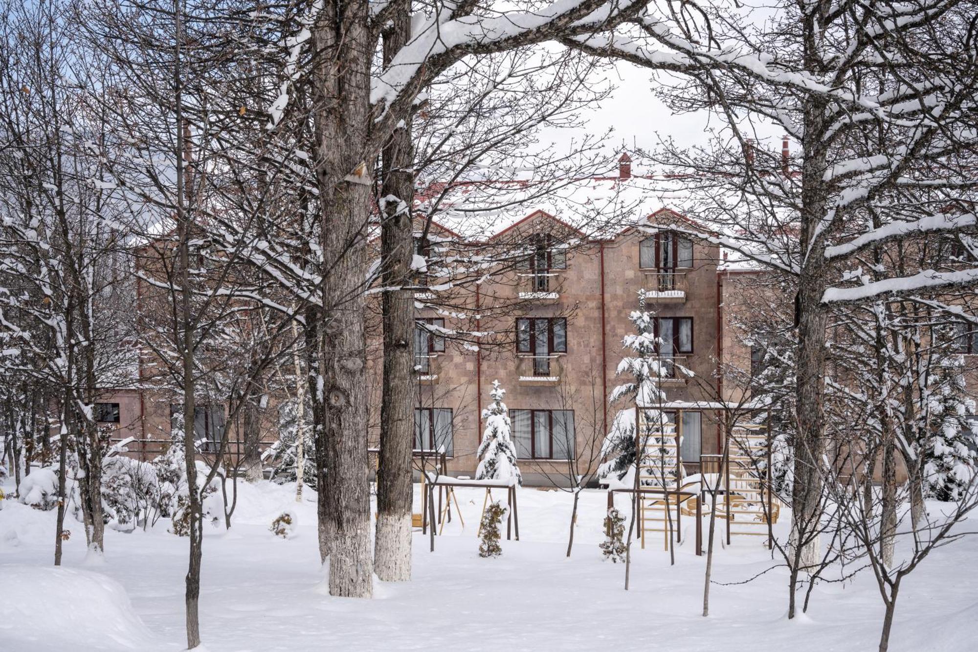 Alpina Resort By Stellar Hotels, ซากาดซอร์ ภายนอก รูปภาพ