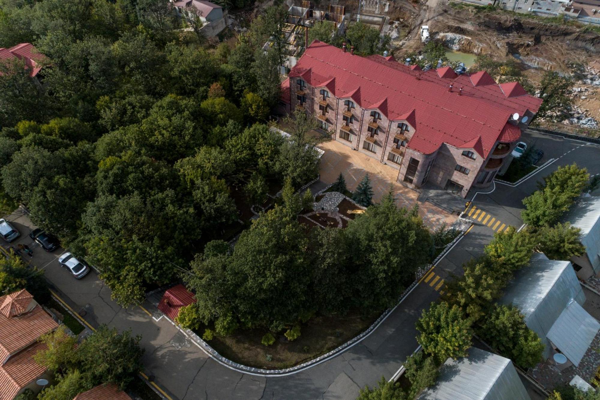 Alpina Resort By Stellar Hotels, ซากาดซอร์ ภายนอก รูปภาพ