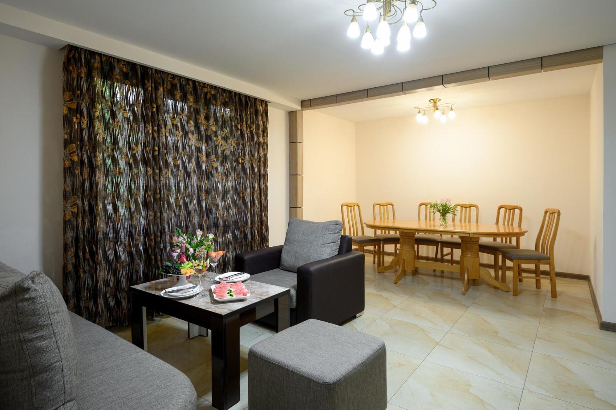 Alpina Resort By Stellar Hotels, ซากาดซอร์ ภายนอก รูปภาพ