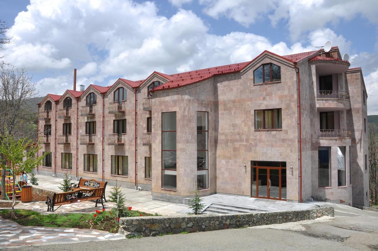 Alpina Resort By Stellar Hotels, ซากาดซอร์ ภายนอก รูปภาพ
